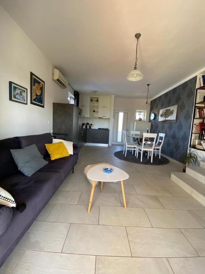 Beautiful Island House Ugljan Apartment Ngoại thất bức ảnh