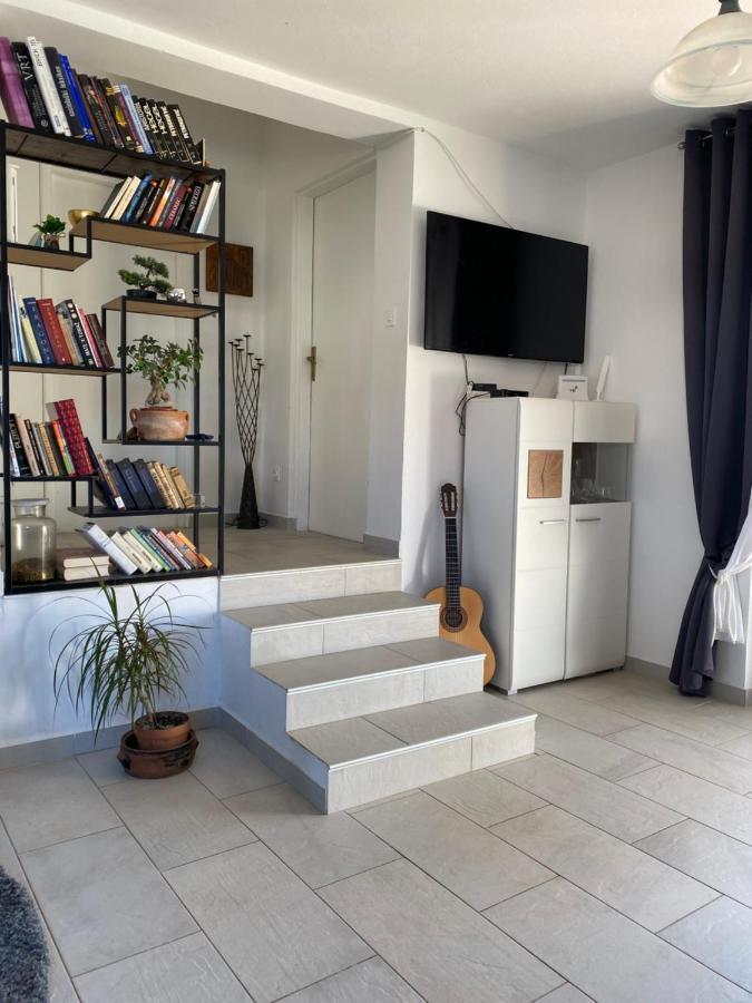 Beautiful Island House Ugljan Apartment Ngoại thất bức ảnh