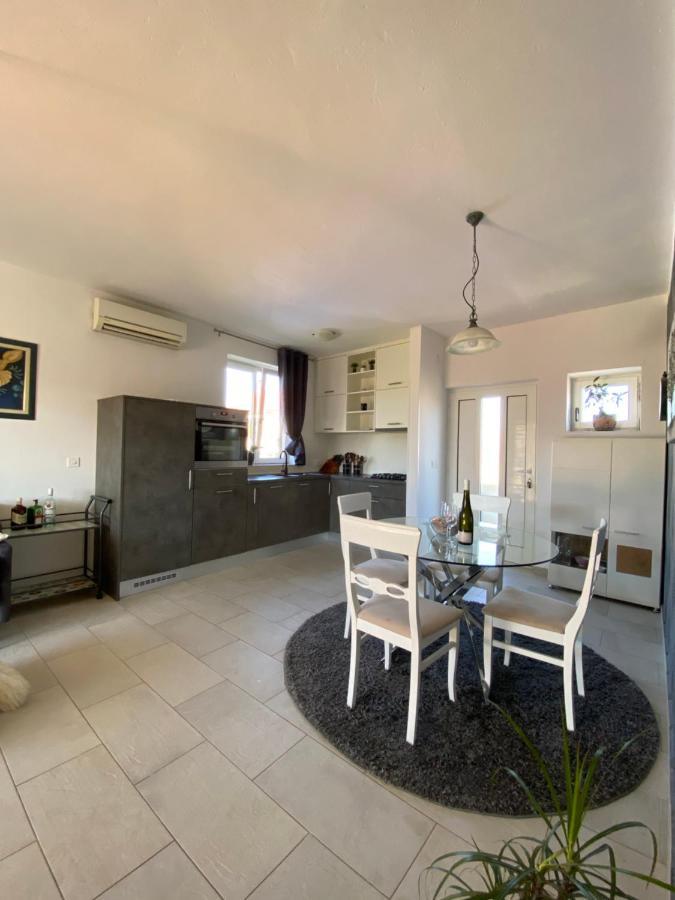 Beautiful Island House Ugljan Apartment Ngoại thất bức ảnh