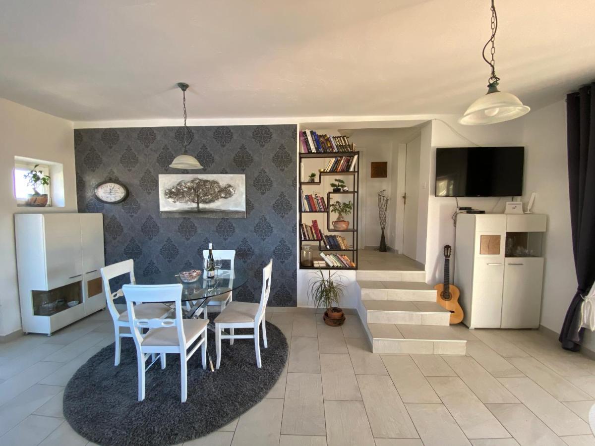Beautiful Island House Ugljan Apartment Ngoại thất bức ảnh